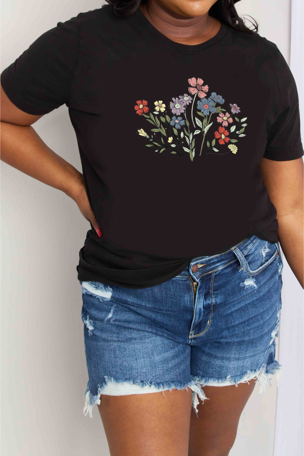 Camiseta de algodón con gráfico Simply Love Flower