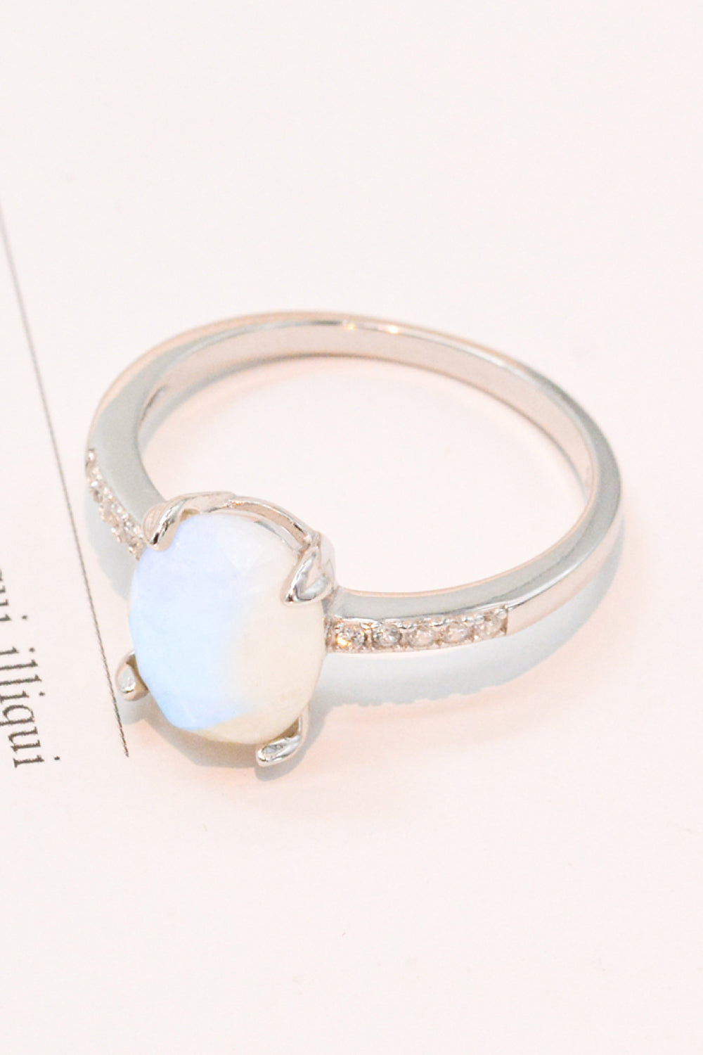 Get A Move On Anillo de piedra lunar