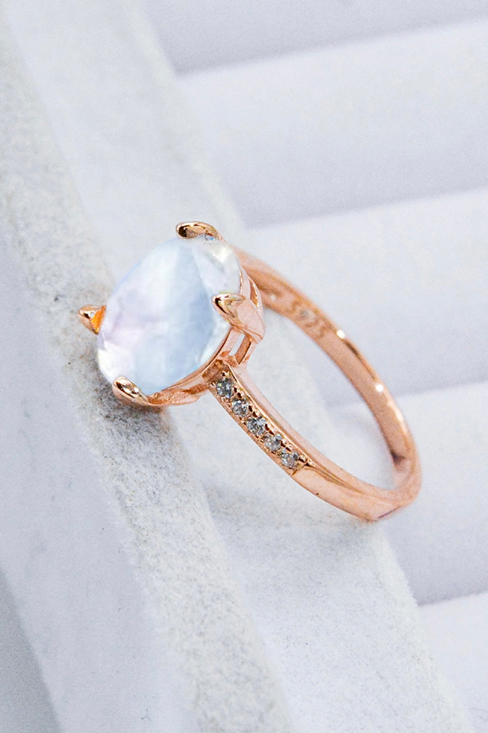 Get A Move On Anillo de piedra lunar