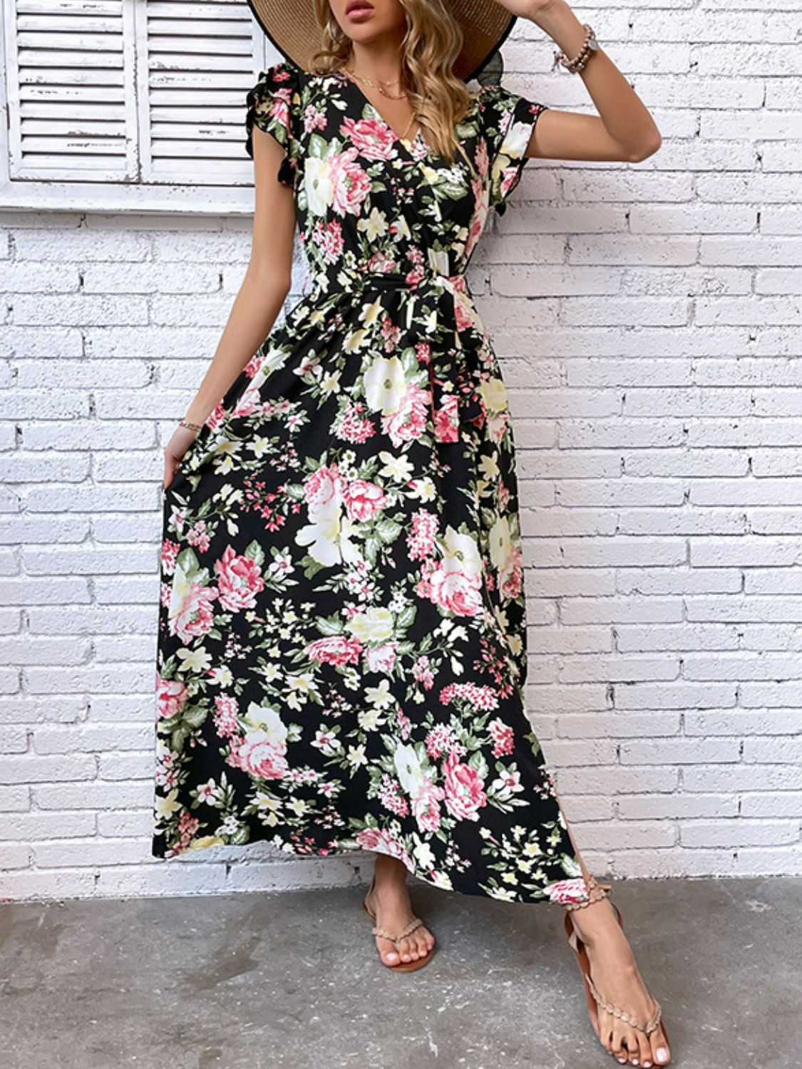 Vestido floral con mangas acampanadas y lazo en la cintura