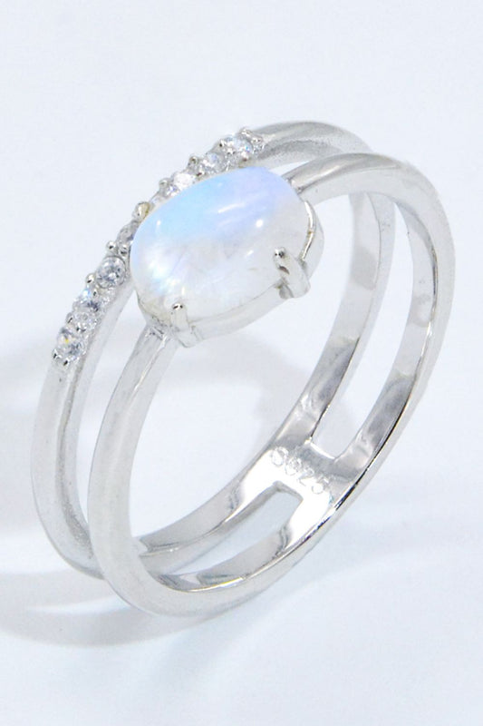 Anillo de doble capa con piedra de luna natural y circón