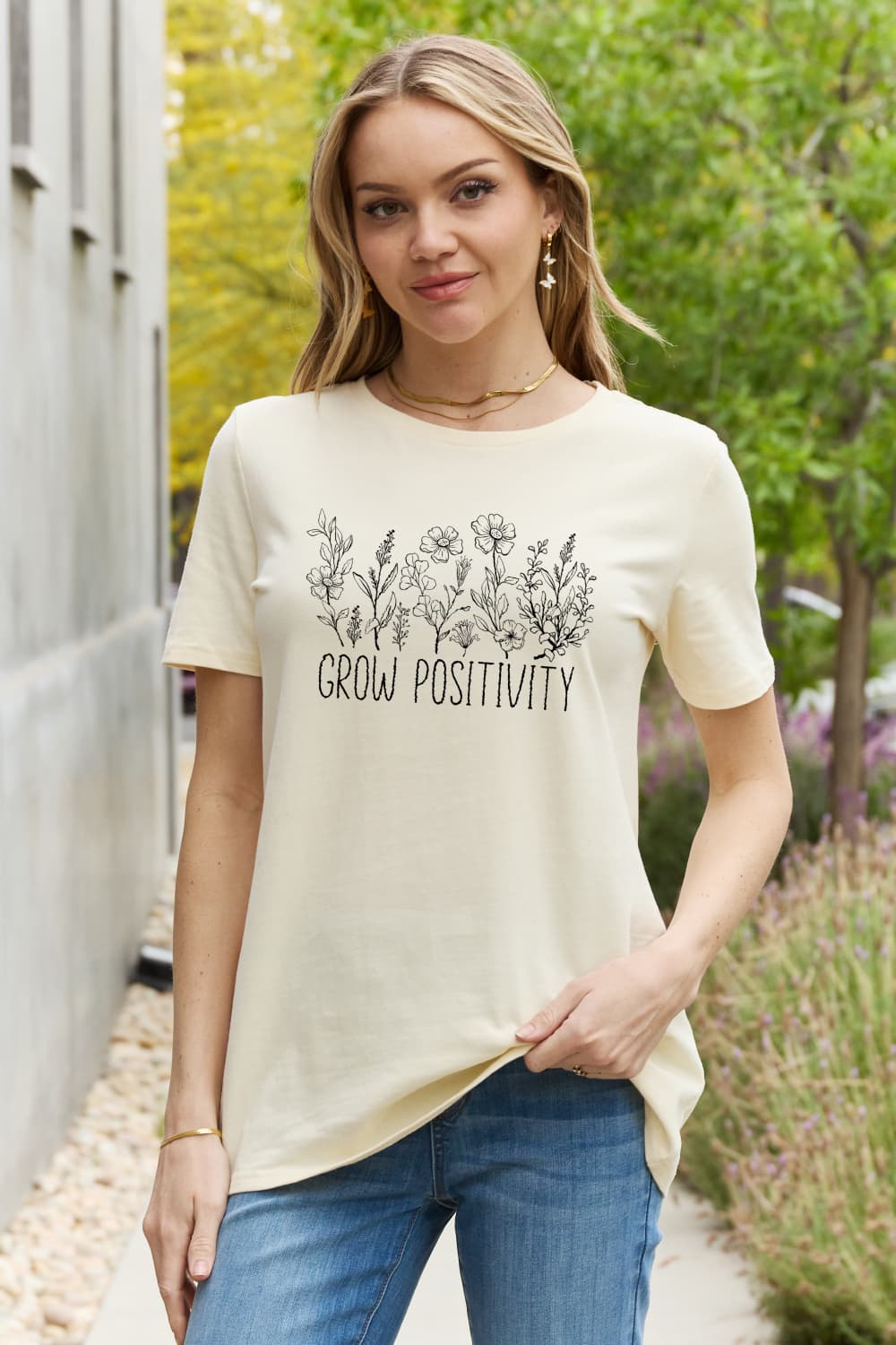 Camiseta de algodón con estampado de Simply Love GROW POSITIVITY