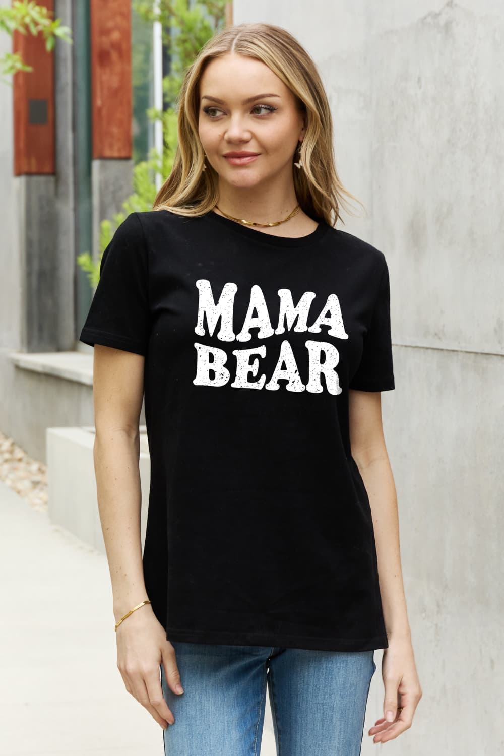 Camiseta de algodón con estampado MAMA BEAR de Simply Love