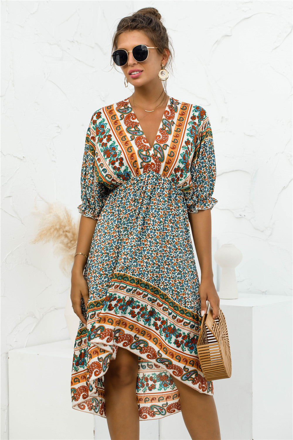 Vestido bohemio estampado con cuello en V