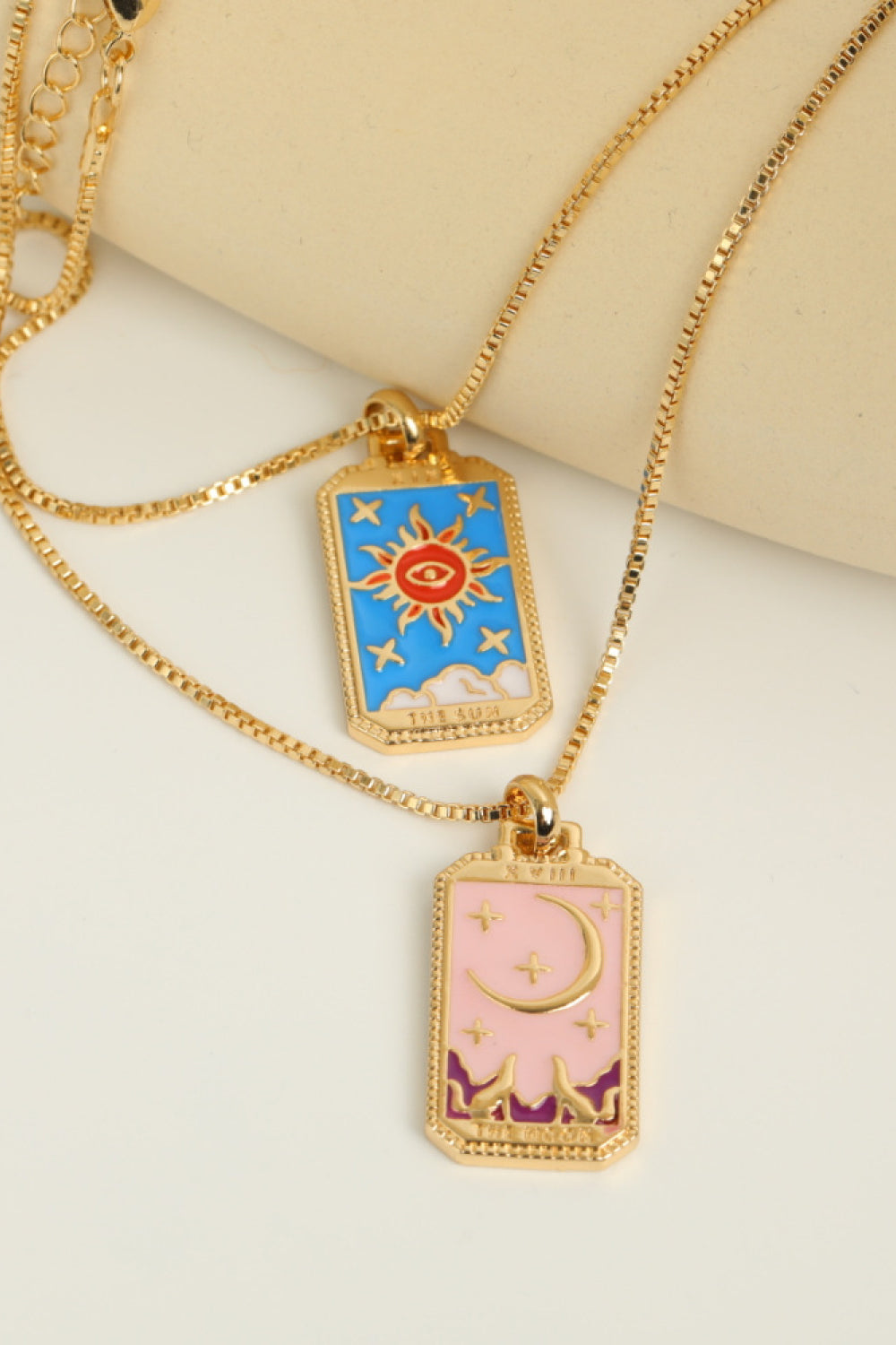 Collar de cobre con colgante de carta de tarot