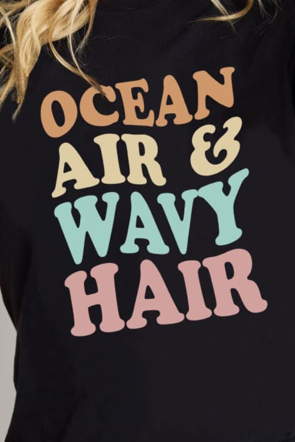 Camiseta gráfica de algodón Simply Love OCEAN AIR &amp; WAVY HAIR