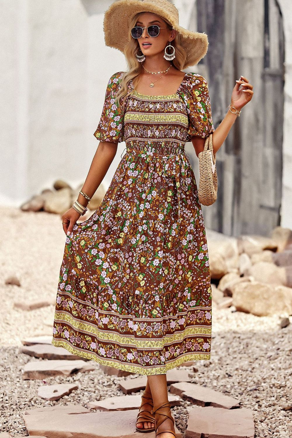 Vestido midi de manga corta con cuello cuadrado bohemio