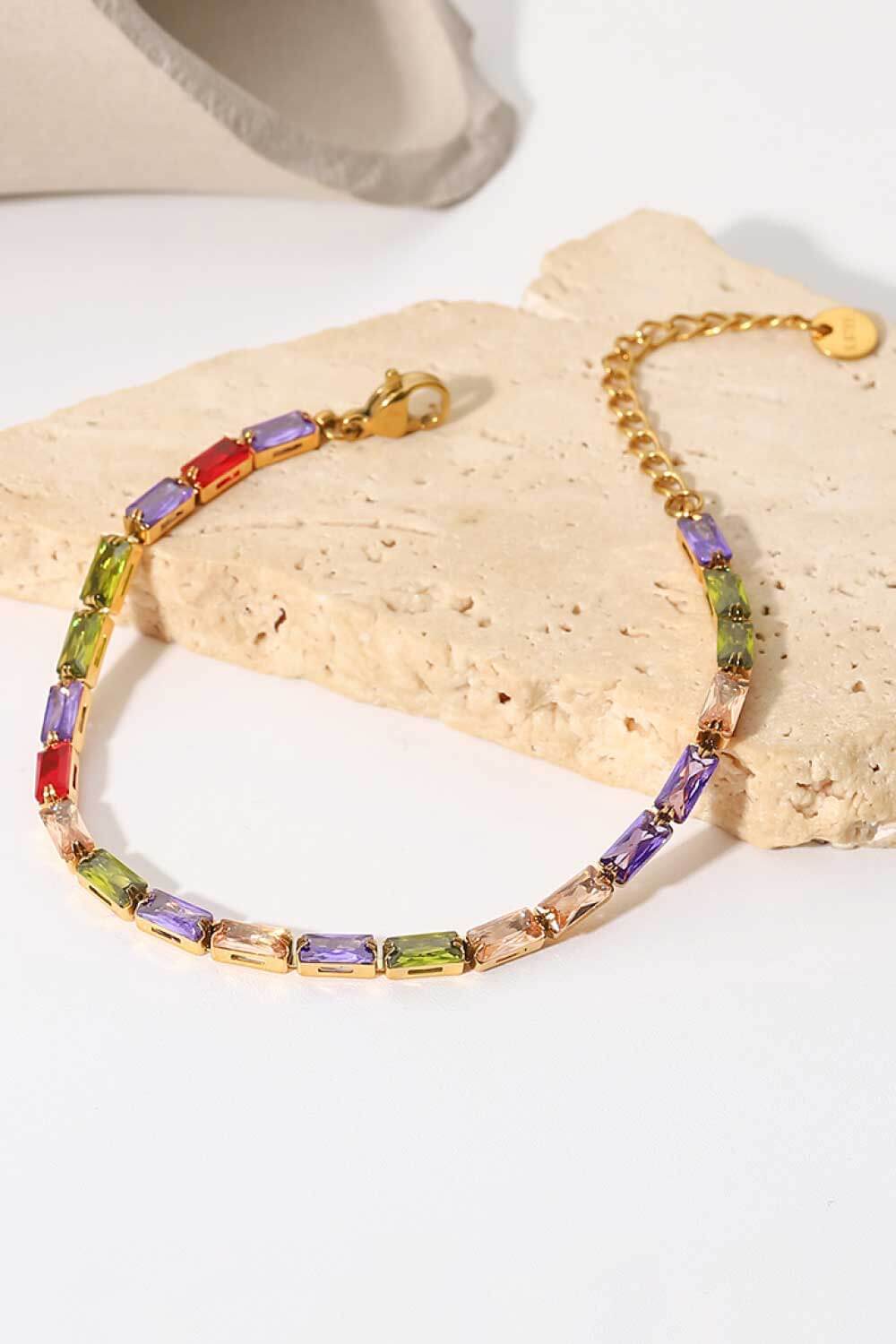 Pulsera de circonitas cúbicas multicolores chapada en oro de 18 quilates