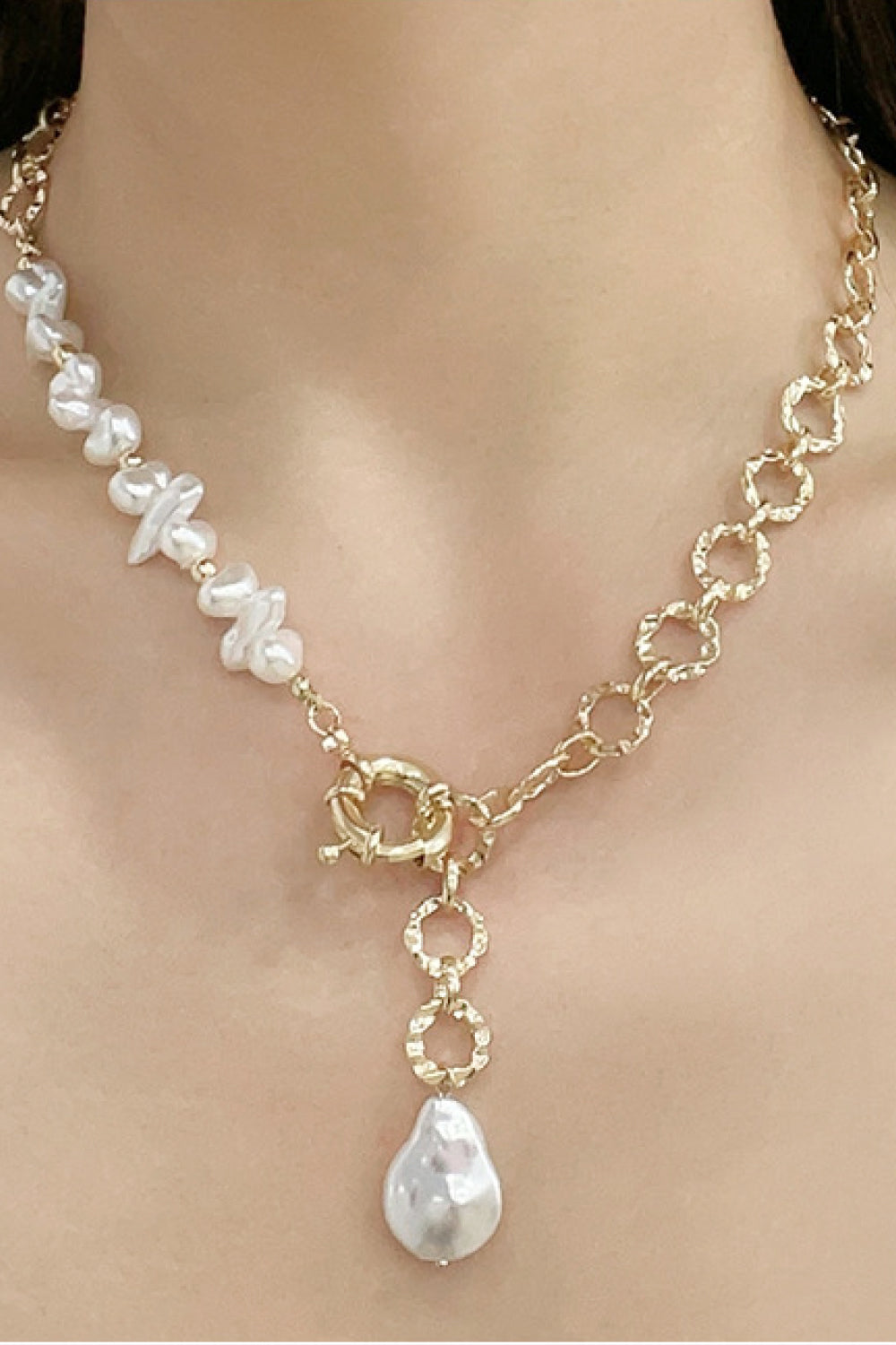 Collar de cobre con perlas de agua dulce