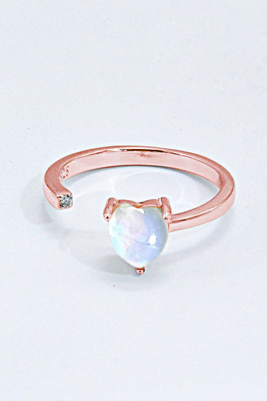 Anillo abierto ajustable con corazón de piedra lunar incrustado