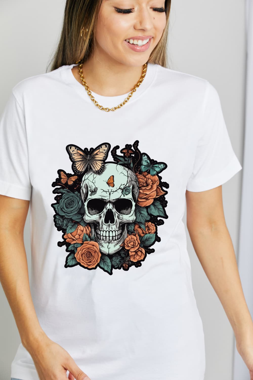 Camiseta de algodón con gráfico de calavera de Simply Love