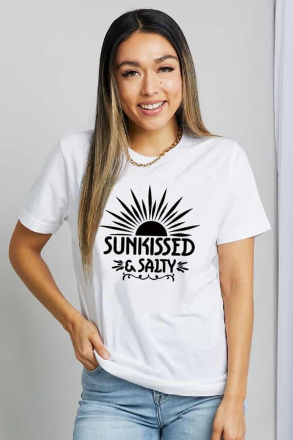 Simply Love SUNKISSED &amp; SALTY Camiseta gráfica de algodón