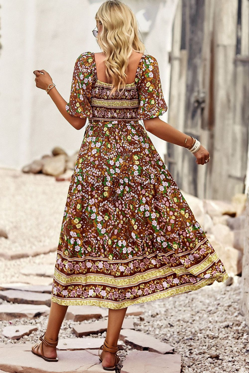 Vestido midi de manga corta con cuello cuadrado bohemio