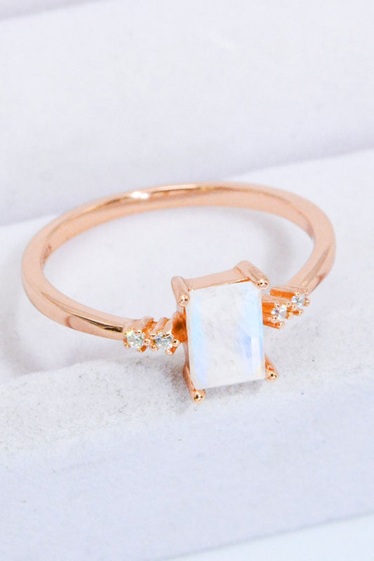 Anillo rectangular con piedra de luna natural