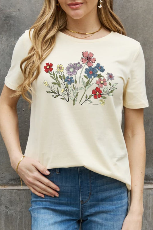 Camiseta de algodón con gráfico Simply Love Flower